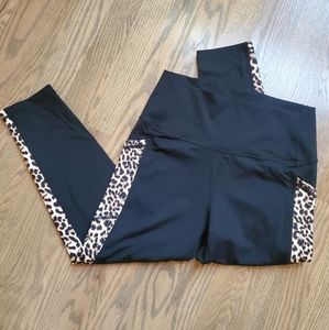 ZYIA Leopard Pocket Brilliant Hi Rise Capri 20"